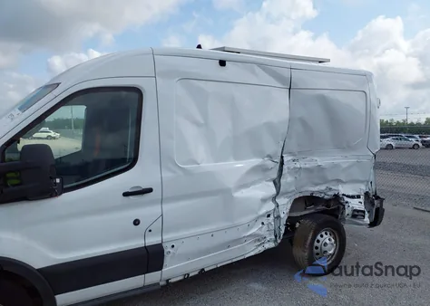 2022 Ford Transit-250 z USA, uszkodzony, nr VIN 1FTBR2C8XNKA81774